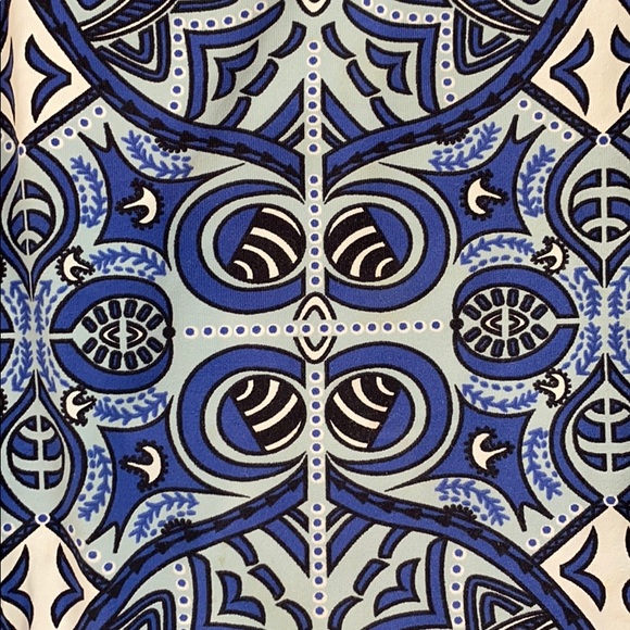 🦋 Radiant Blue & White Tile Pattern Leggings  * YOGA - Picture 5 of 9